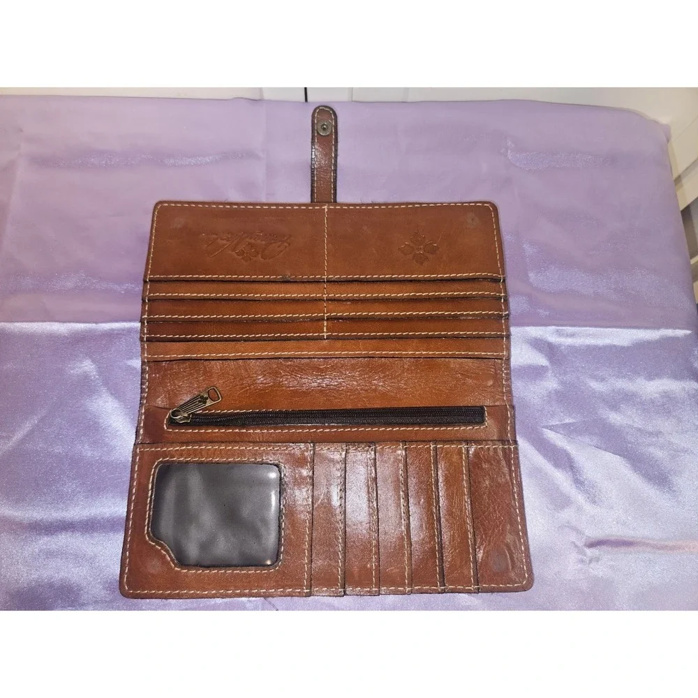 Patricia Nash Cognac Brown Leather Bifold Slim Long Wallet Snap Closure Logo